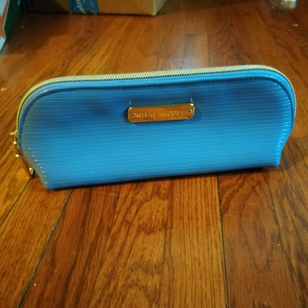 NWOT Steve Madden Blue Textured Clutch